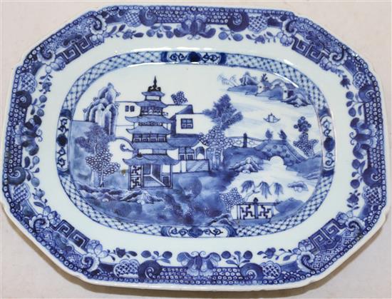 A set of three Chinese export blue and white canted rectangular dishes, Qianlong period, 28.5cm